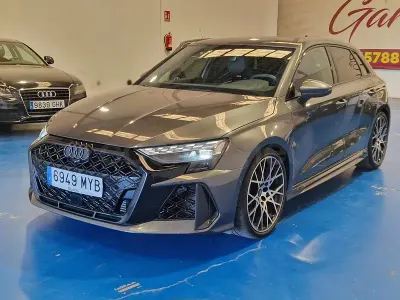 Usado Audi RS3 400 CV (294 kW) 2025 Negro Berlina