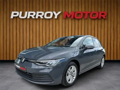 Usado VW Golf VIII Life 130 CV (95 kW) 2022 Gris / plata Berlina