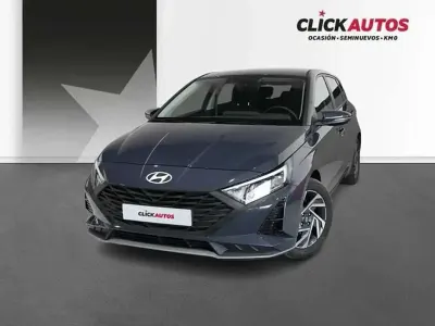 Usado Hyundai i20 79 CV (58 kW) 2025 Gris Utilitario