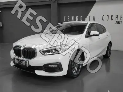 Usado BMW 118 Comfort Edition 136 CV (100 kW) 2021 Blanco Berlina