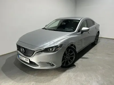 Usado Mazda 6 Luxury 175 CV (128 kW) 2016 Gris / plata Familiar