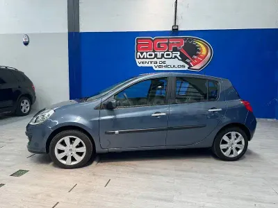 Usado Renault Clio II Privilege 110 CV (80 kW) 2006 Azul Berlina