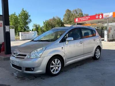 Usado Toyota Corolla Terra 90 CV (66 kW) 2004 Gris / plata Familiar