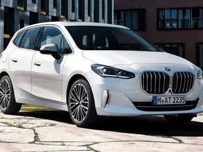 Usado BMW 225 Active Tourer 245 CV (180 kW) 2024 Negro Monovolumen