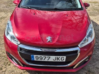 Usado Peugeot 208 Access 82 CV (60 kW) 2015 Granate Utilitario
