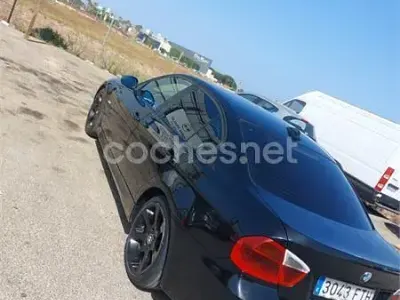 Usado BMW 320 163 CV (119 kW) 2007 Negro Familiar