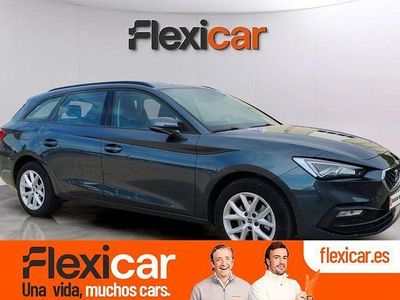 Usado Seat Leon Style 110 CV (80 kW) 2021 Azul Familiar