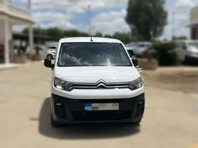 Usado Citroën Berlingo 102 CV (75 kW) 2021 Blanco Monovolumen