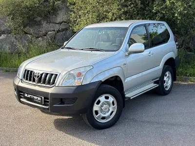 Usado Toyota Land Cruiser 166 CV (122 kW) 2005 Gris / plata SUV