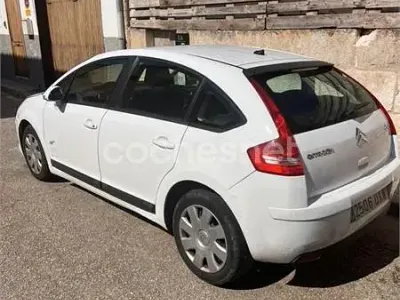 Usado Citroën C4 110 CV (80 kW) 2005 Blanco Berlina