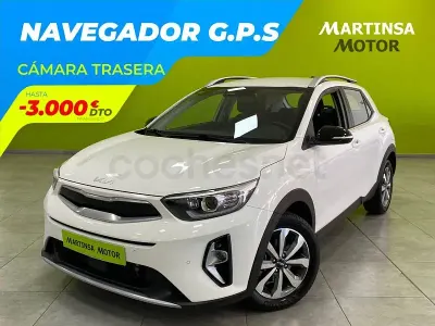 Usado Kia Stonic 120 CV (88 kW) 2023 Blanco SUV
