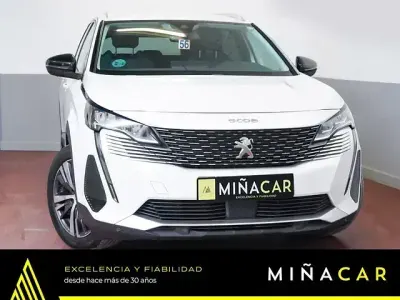 Usado Peugeot 5008 Allure 130 CV (95 kW) 2022 Blanco SUV