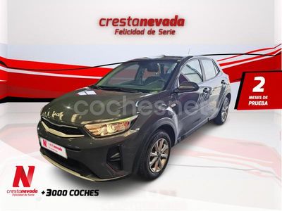 Gris / plata Usado 2022 Kia Stonic SUV | 15.690 € (Un poco caro)