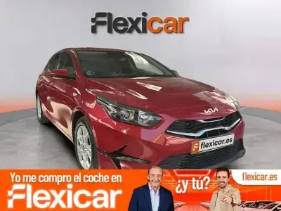 Usado Kia Ceed 136 CV (100 kW) 2023 Rojo Utilitario