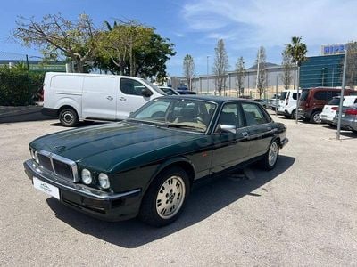 Usado Jaguar XJ6 216 CV (158 kW) 1994 Verde Berlina