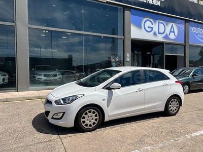 Käytetty Hyundai i30 GO! 100 HP (73 kW) 2014 Valkoinen Sedan