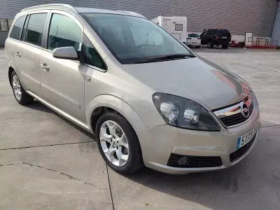 Używany Opel Zafira Enjoy 120 KM (88 kW) 2006 Beżowy Minivan