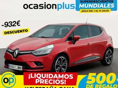 Usado Renault Clio Zen 90 CV (66 kW) 2017 Rojo Utilitario