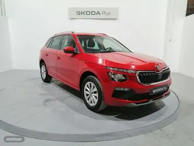 Usado Skoda Kamiq Selection 115 CV (84 kW) 2025 Rojo SUV