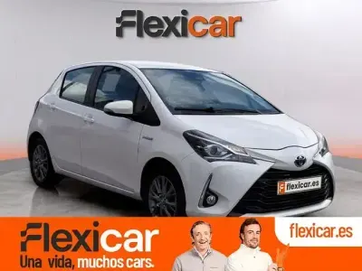 Begagnad Toyota Yaris Hybrid 100 HK (73 kW) 2020 Vit