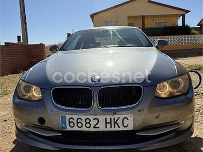Gris / plata Usado 2012 BMW 320 Coupe | 9300 € (Precio justo)