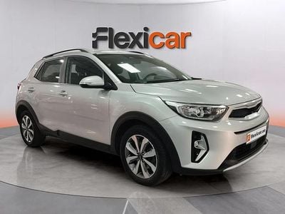 Usado Kia Stonic 101 CV (74 kW) 2022 Gris SUV