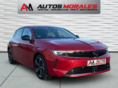Usado Opel Astra Elegance 130 CV (95 kW) 2022 Burdeo Utilitario