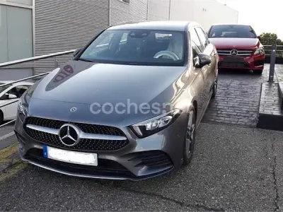 Usado Mercedes A180 109 CV (80 kW) 2019 Gris / plata Berlina
