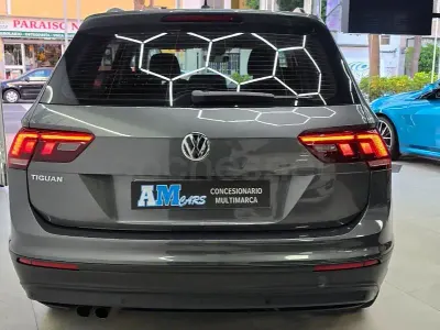 Używany VW Tiguan Edition 125 KM (91 kW) 2018 Szary SUV