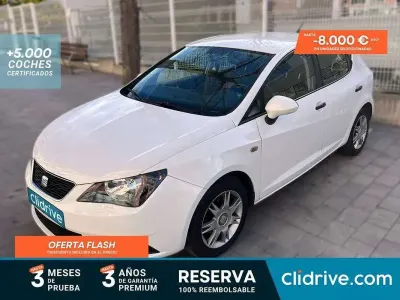 Usado Seat Ibiza Style 105 CV (77 kW) 2013 Blanco Utilitario
