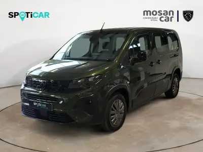 Usado Peugeot Rifter Allure 100 CV (73 kW) 2025 Verde Monovolumen