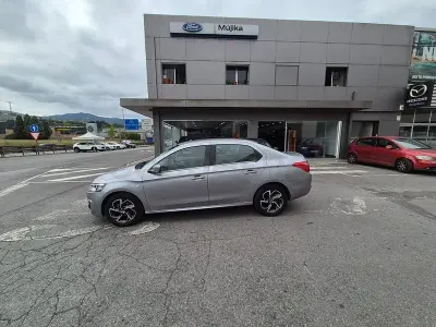 Usado Citroën C-Elysee I Feel 102 CV (75 kW) 2019 Beige Berlina