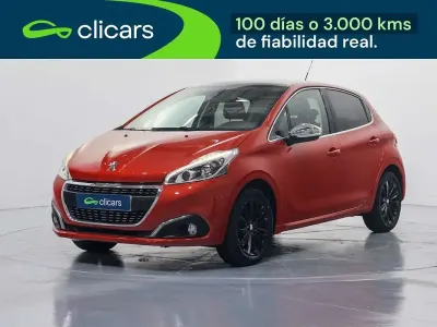 Usado Peugeot 208 Allure 110 CV (80 kW) 2016 Naranja Utilitario
