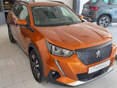 Usado Peugeot 2008 Allure 100 CV (73 kW) 2022 Naranja SUV