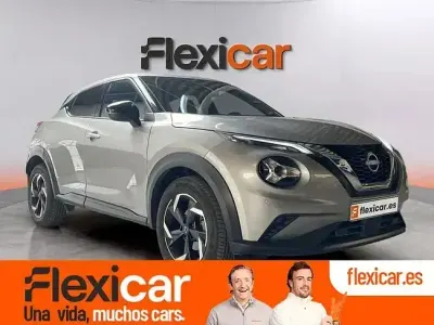 Usado Nissan Juke N-Connecta 114 HP (83 kW) 2024 Cinzento SUV