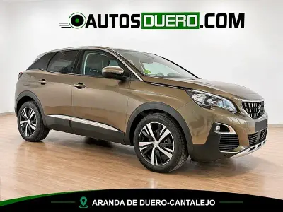 Usado Peugeot 3008 Allure 130 CV (95 kW) 2020 Marrón SUV