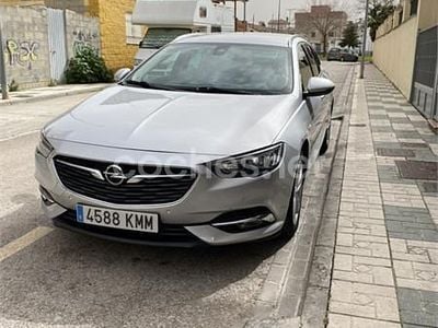 Usado Opel Insignia Selective 136 CV (100 kW) 2018 Gris / plata Familiar