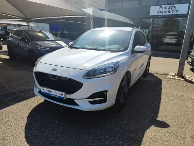 Usado Ford Kuga ST-Line X 225 CV (165 kW) 2022 Blanco SUV