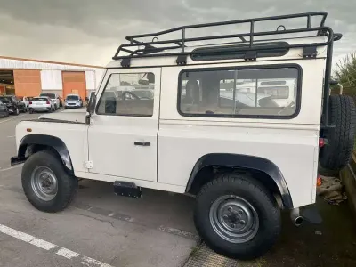 Usado Land Rover Defender S 122 CV (89 kW) 2002 Blanco Familiar