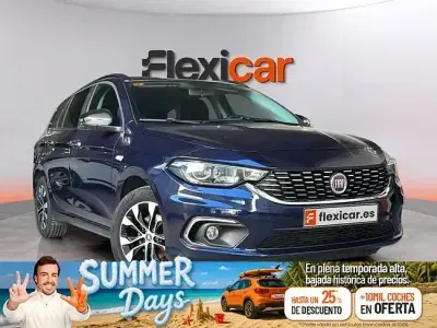 Usado Fiat Tipo Mirror 120 CV (88 kW) 2020 Azul Familiar