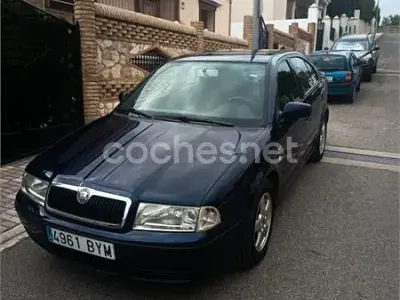 Usado Skoda Octavia Ambiente 90 CV (66 kW) 2002 Negro Berlina