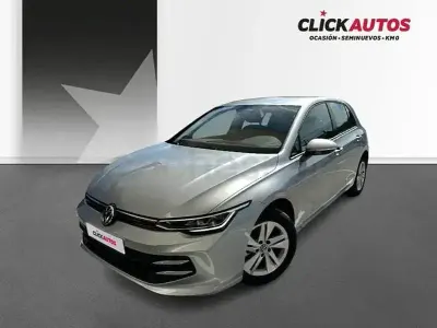 Usado VW Golf VIII 116 CV (85 kW) 2025 Gris / plata Berlina