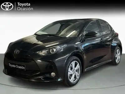 Usado Toyota Yaris Active 116 CV (85 kW) 2025 Negro Utilitario