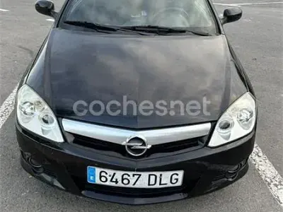 Usado Opel Tigra Enjoy 70 CV (51 kW) 2005 Negro Descapotable