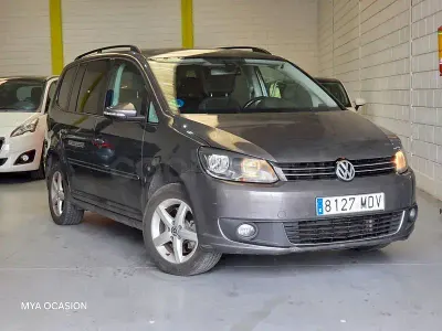 Usado VW Touran Advance 140 CV (102 kW) 2012 Gris / plata Monovolumen