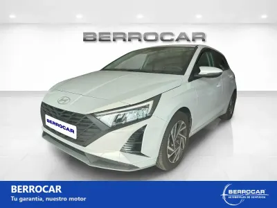 Usado Hyundai i20 79 CV (58 kW) 2026 Gris Utilitario