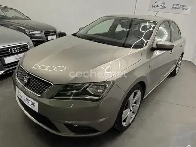 Usado Seat Toledo Style 105 CV (77 kW) 2013 Beige Utilitario