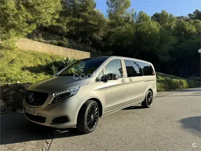 Usado Mercedes V220 Exclusive 163 CV (119 kW) 2019 Gris / plata Monovolumen