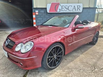 Granate Usado 2005 Mercedes CLK320 Avantgarde Descapotable | 9990 € (Un poco caro)