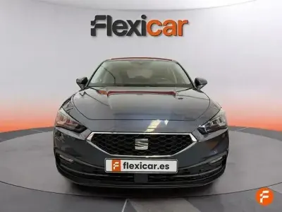 Usado Seat Leon Style 130 CV (95 kW) 2023 Gris Berlina